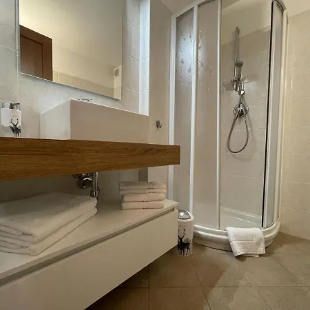 Il Cervo Mountain Apartment *